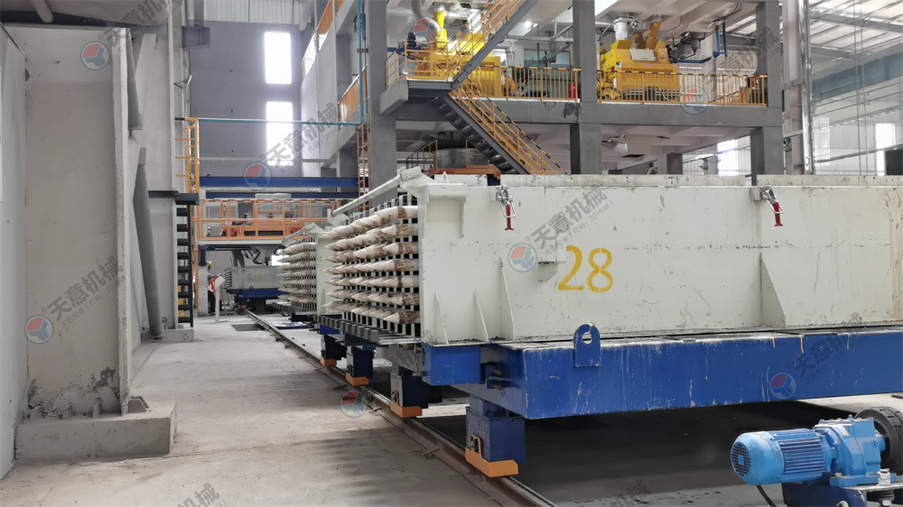 墻板設備 天意隔墻板設備 輕質(zhì)墻板設備